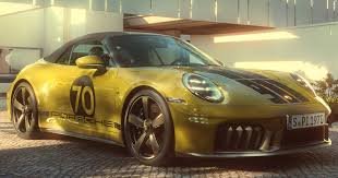 Porsche 911 Spirit 70 debuts, reviving retro motorsports look